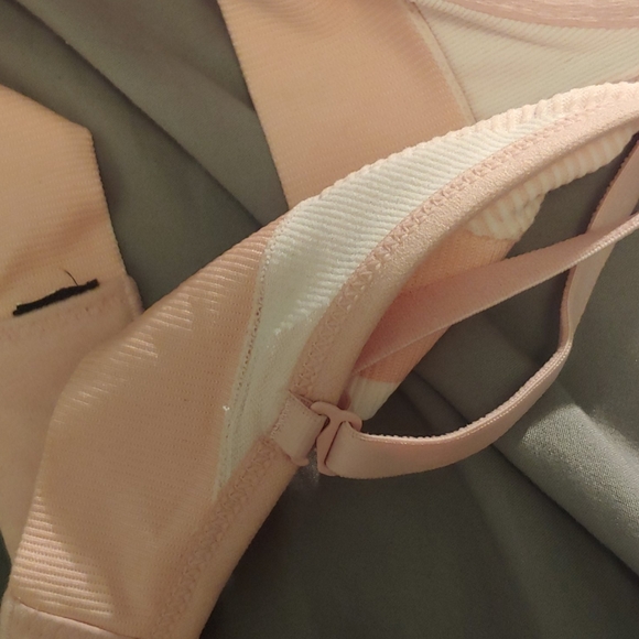 Pink Bra - Picture 3 of 3